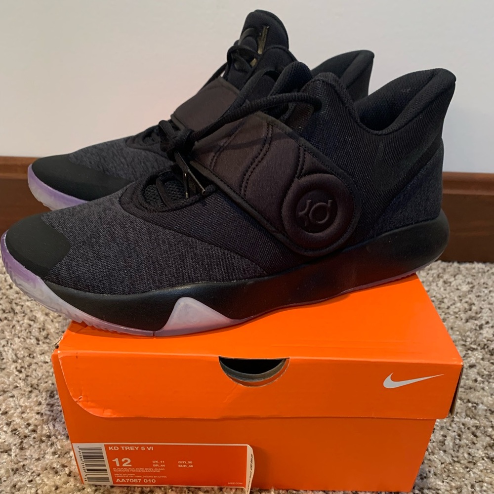 Men’s KD Trey 5 VI Basketball Shoes New in Box
